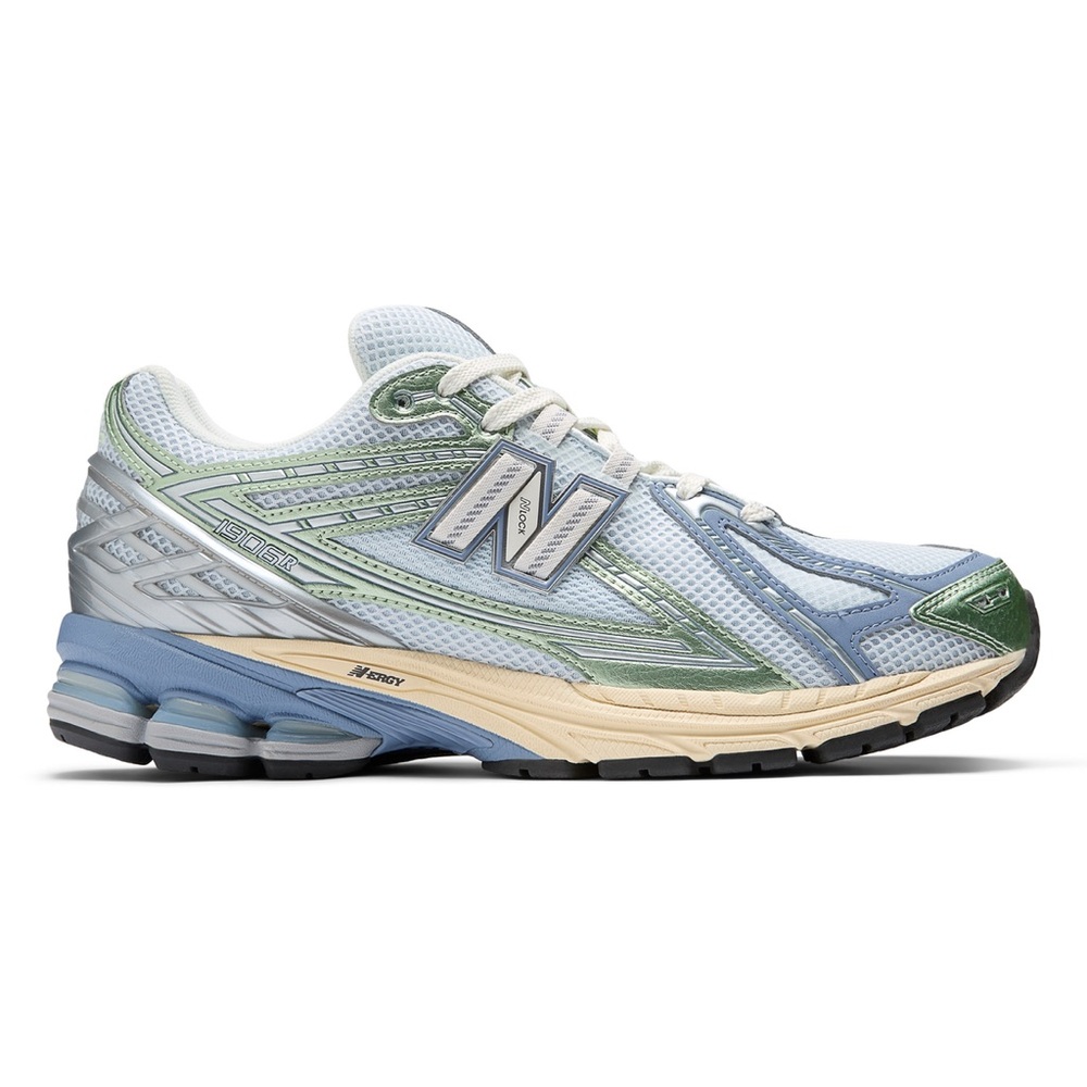 New Balance Women's Blue and Green Sneakers